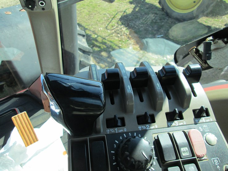 case-ih-magnum-305-image-47