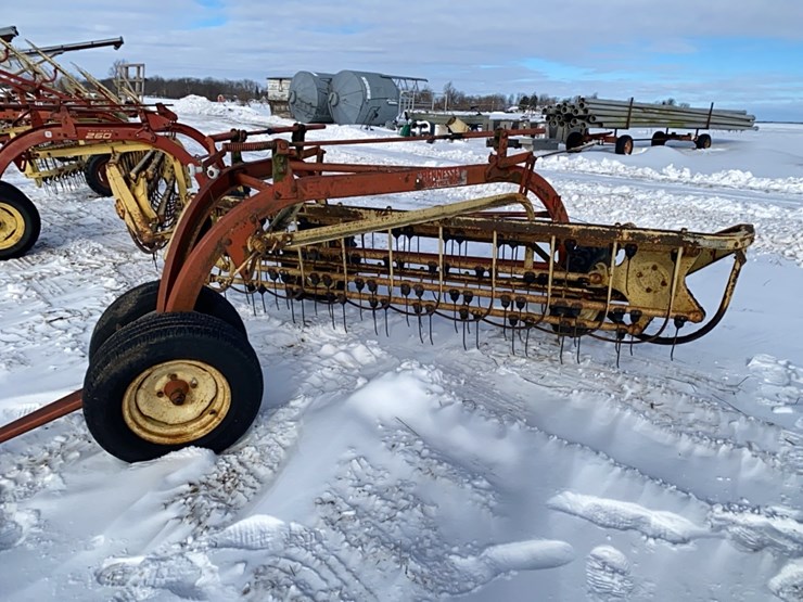 new-holland-256-image-1