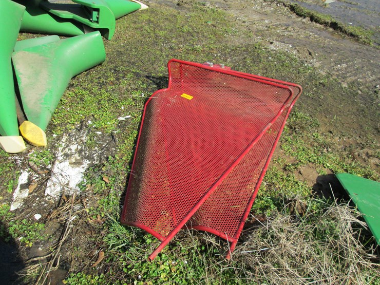 #27310-•-lot-of-(2)-case-ih-combine-side-doors-image-3