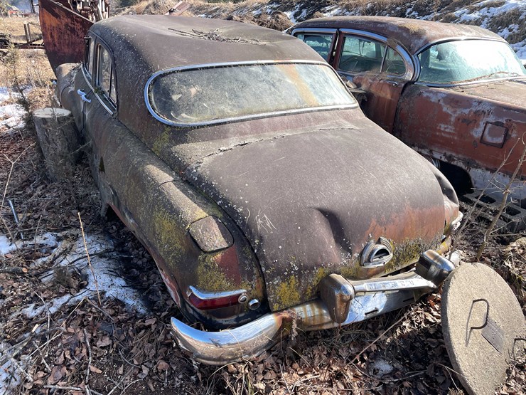 #13026-•-(1)-vintage-truck-and-(2)-vintage-cars-(no-title)-image-119