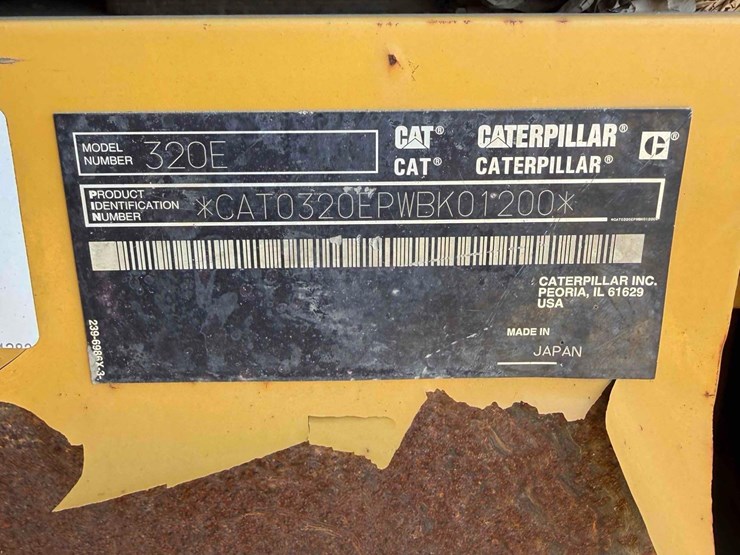 2014-caterpillar-320e-image-18
