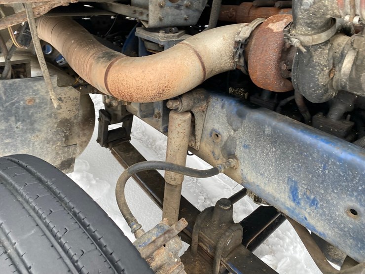 1994-freightliner-day-cab-semi-image-65