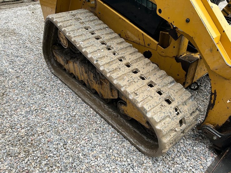 2019-caterpillar-279d3-image-11