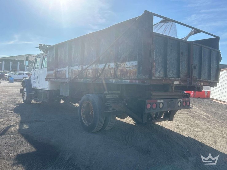 1993-international-4700-crew-cab-landscape-dump-truck-image-4