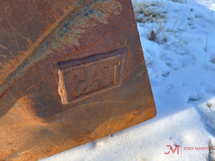 cat-73"-tooth-bucket-skid-steer-attachment-image-5