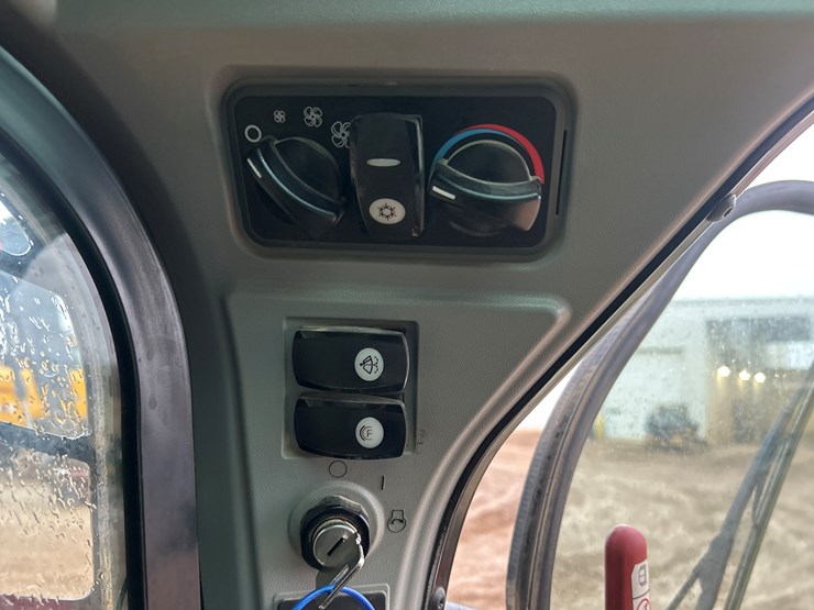 2017-caterpillar-259d-image-27