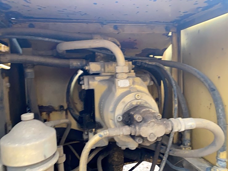 caterpillar-el180-image-32