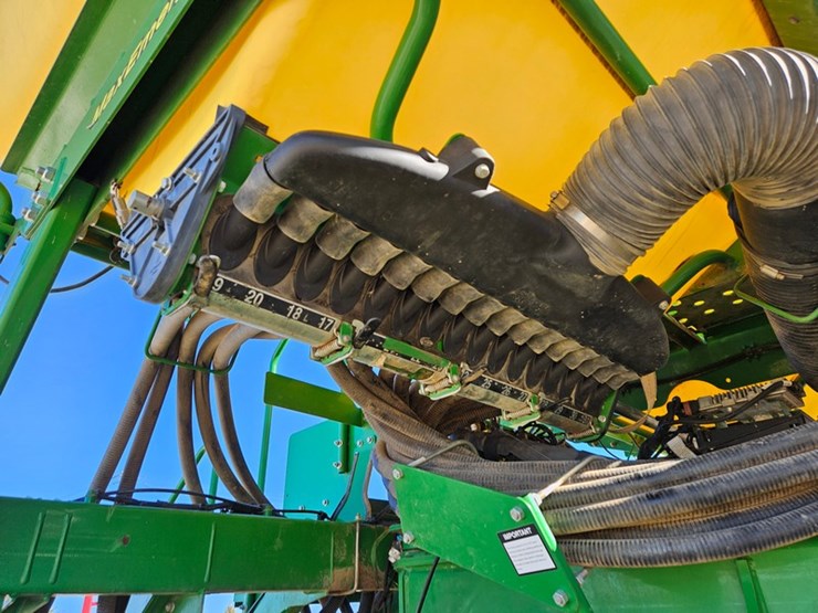 2017-john-deere-1795-image-45