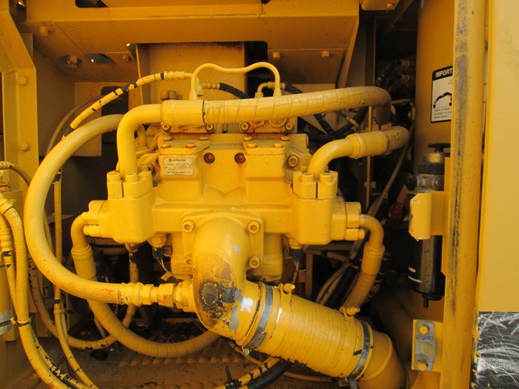 deere-200-lc-image-17