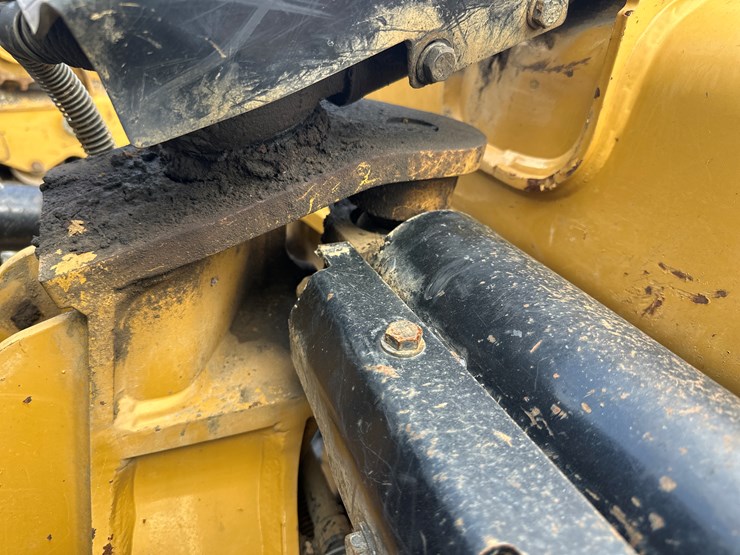 caterpillar-d5k-image-20