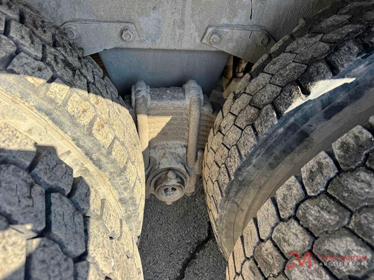 1998-mack-rd688s-image-15