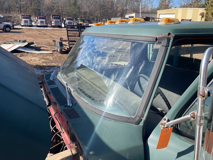 1976-ford-f350-image-32