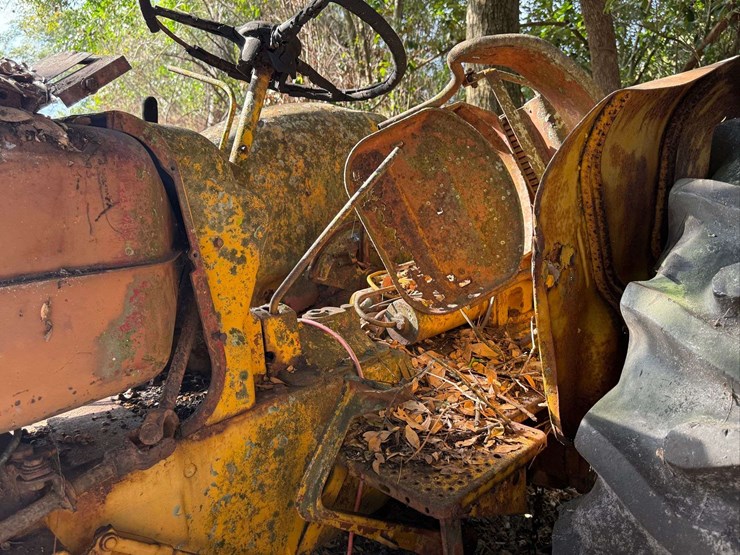 minneapolis-moline-diesel-parts-tractor-image-14