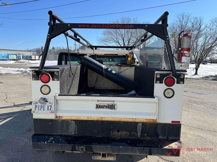 2017-chevrolet-2500-image-19