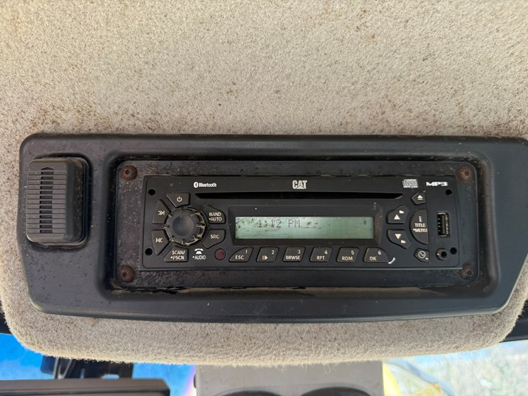 2012-caterpillar-950k-image-90