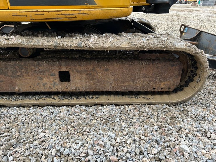 2022-deere-30g-image-13