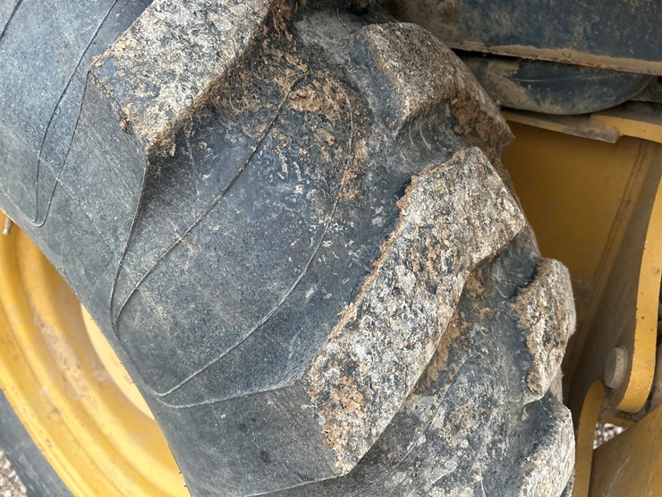 2011-deere-310sj-image-62