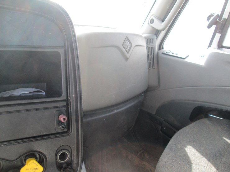 2017-international-prostar-image-31