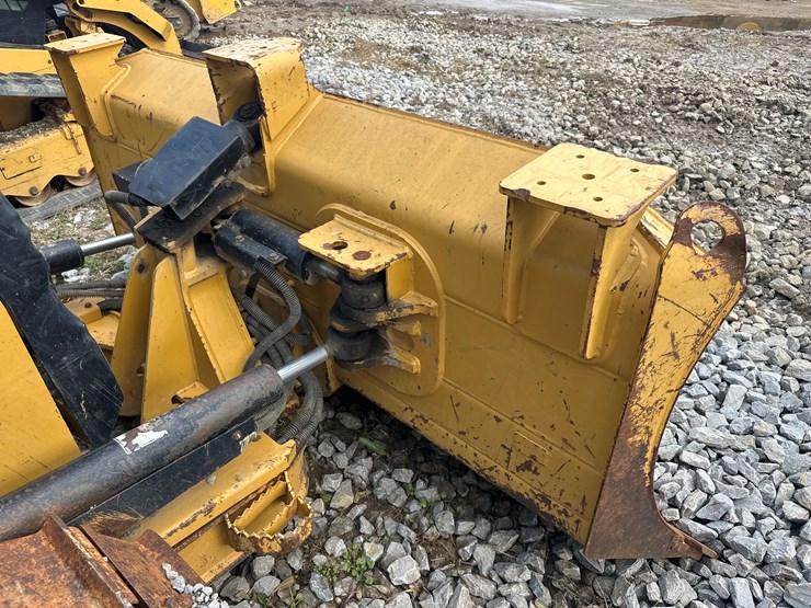 caterpillar-d5k-image-21