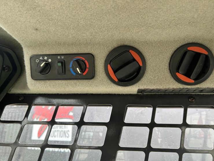 2022-bobcat-t66-image-22