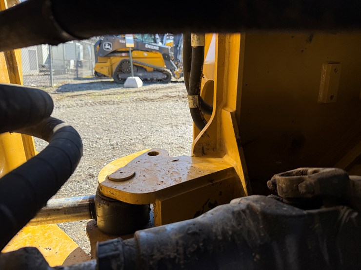 2016-caterpillar-938m-image-55