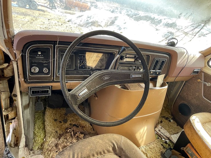 #13021-•-1977-mallard-coach-(no-title)-image-37