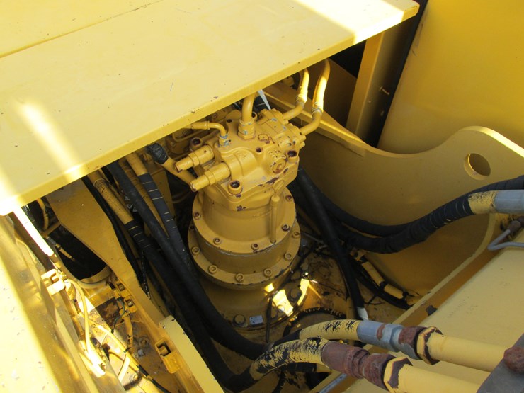 deere-200-lc-image-36