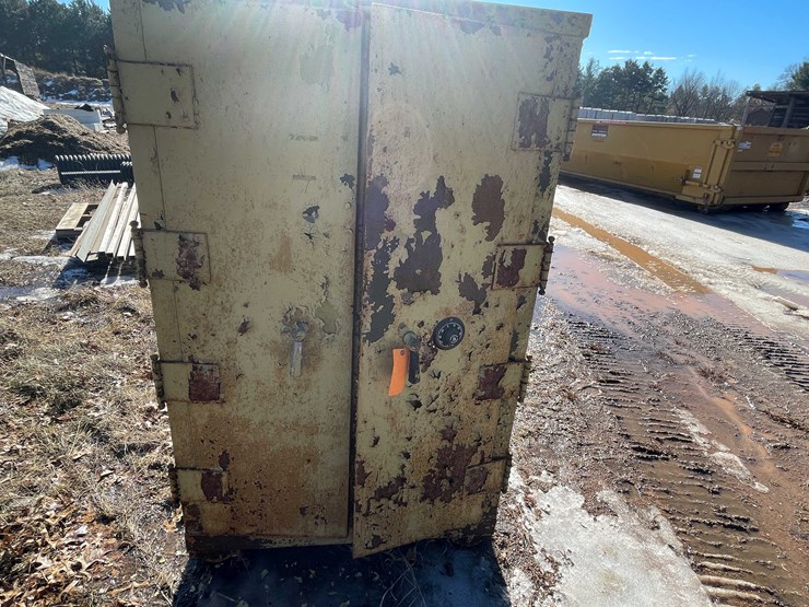 #13068-•-metal-cabinet-image-1