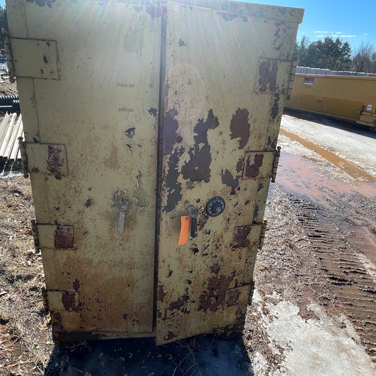 #13068 • Metal Cabinet