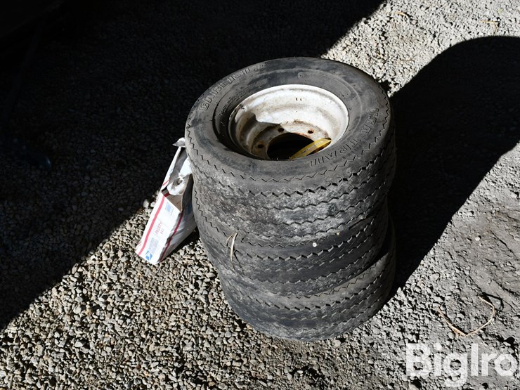 carlisle-20.5x8.0-10-tire-on-6-bolt-rim-image-2