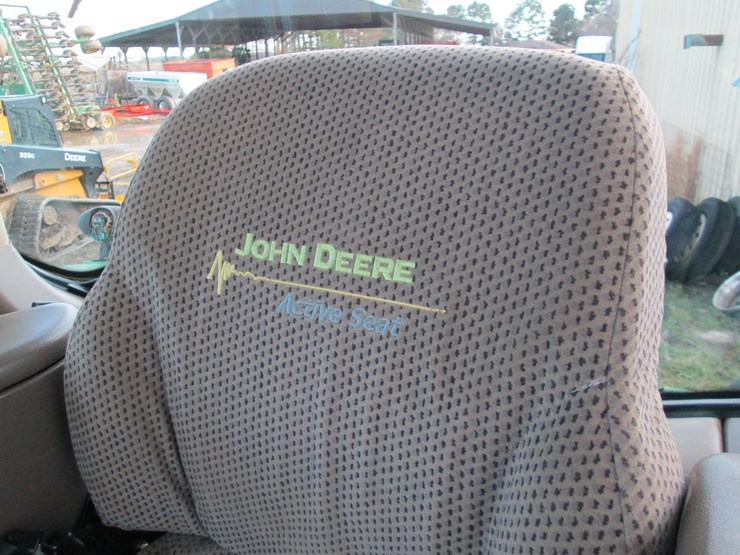 john-deere-8235r-image-27