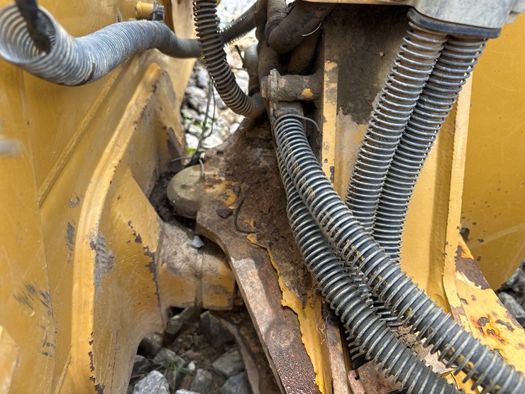 caterpillar-d5k-image-15