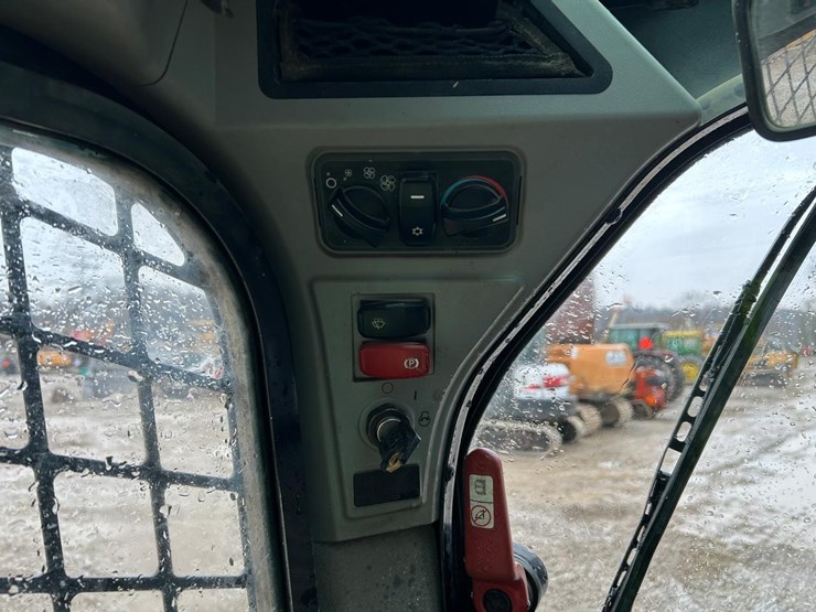 2019-caterpillar-279d3-image-22