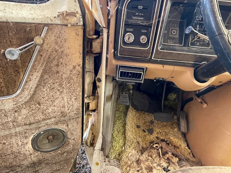 #13021-•-1977-mallard-coach-(no-title)-image-33