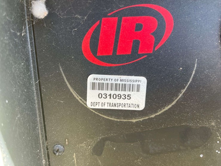 2005-ingersoll-rand-185-image-7