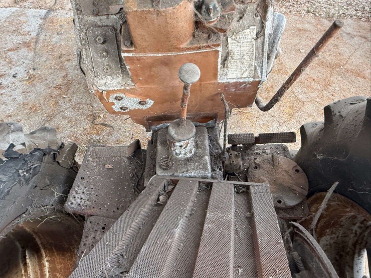 minneapolis-moline-u302-image-8