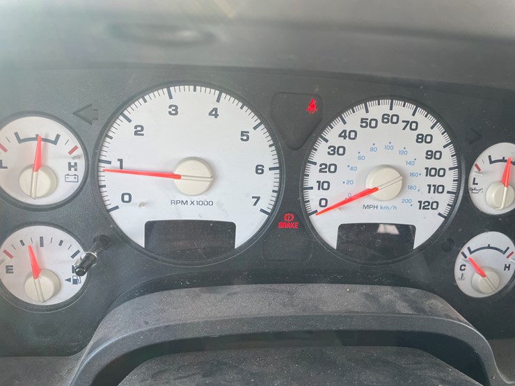 2004-dodge-1500-image-26