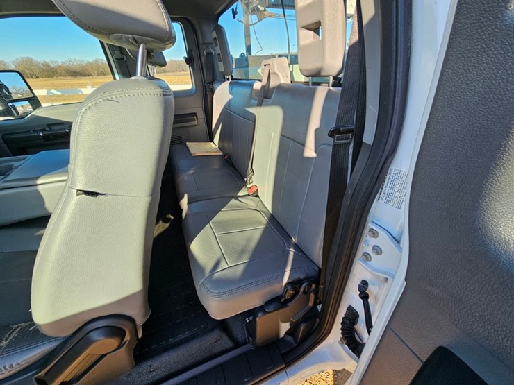 2012-ford-f550-image-34