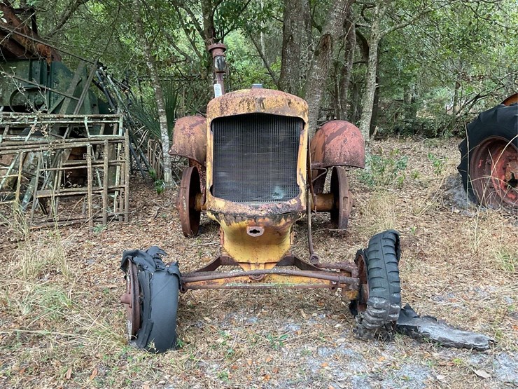 minneapolis-moline-parts-tractor-image-3