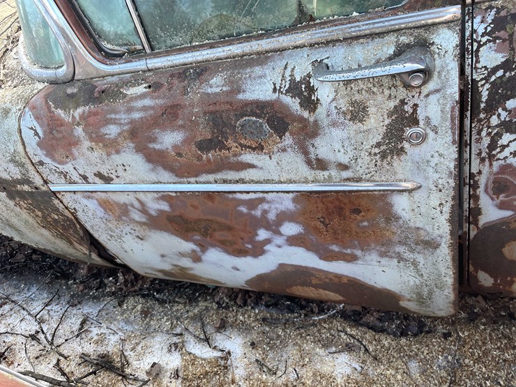 #13026-•-(1)-vintage-truck-and-(2)-vintage-cars-(no-title)-image-102