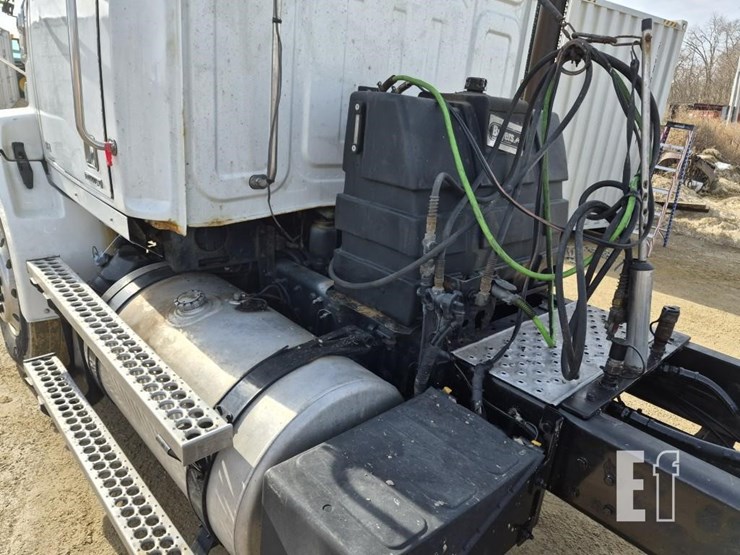 1994-western-star-semi-tractor-9209-image-9