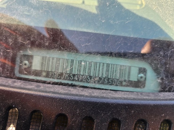 2003-chevrolet-3500-image-21