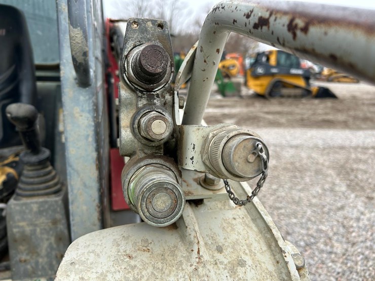 takeuchi-tl230-image-11