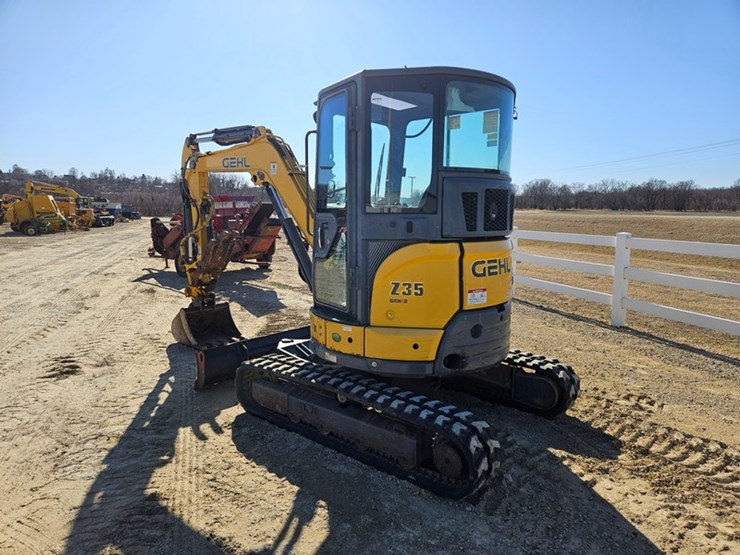 gehl-z35-image-3