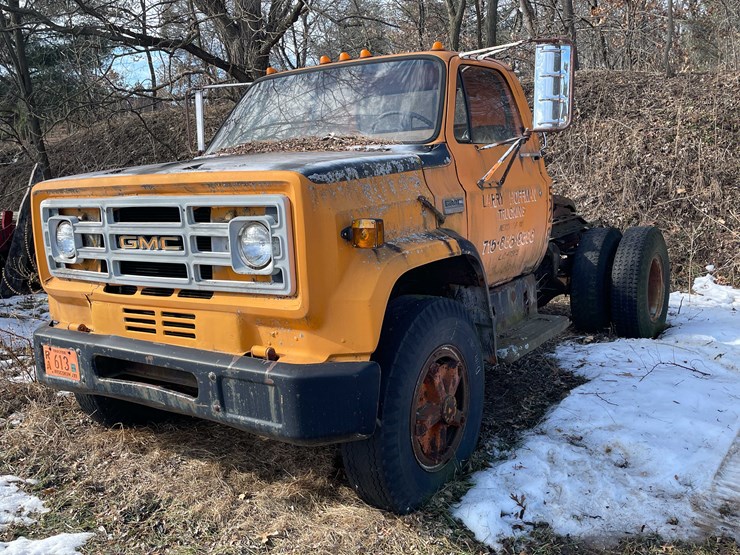 #13018-•-1974-gmc-6500-tractor-(has-wi-title)-image-1