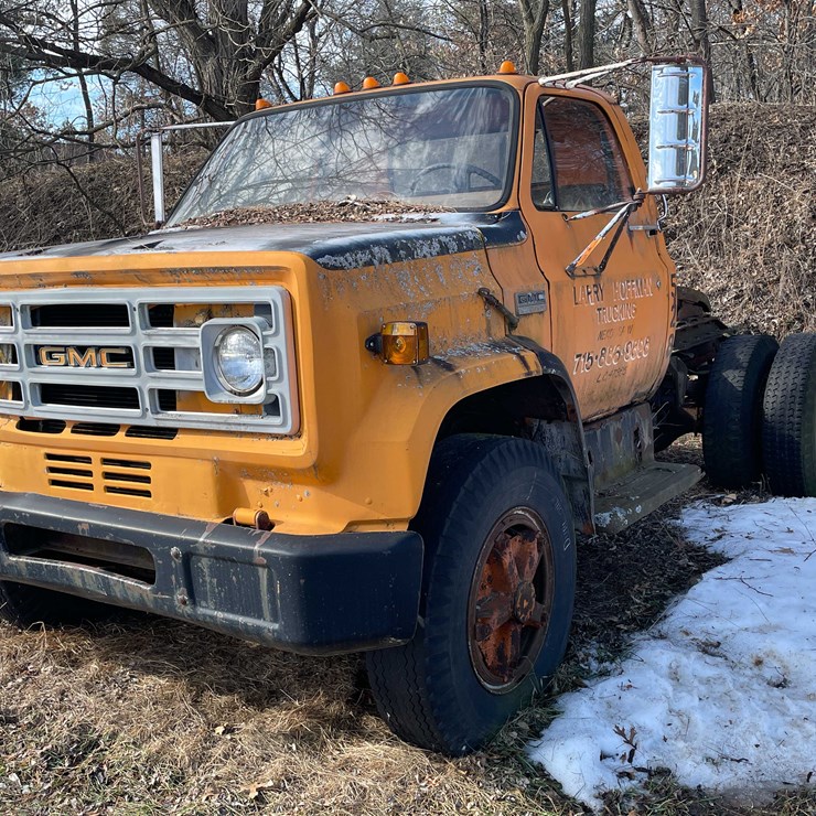 #13018 • 1974 GMC 6500 Tractor (Has WI Title)