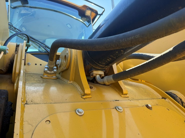 2012-caterpillar-950k-image-29