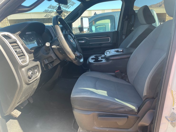 2022-dodge-2500-image-25