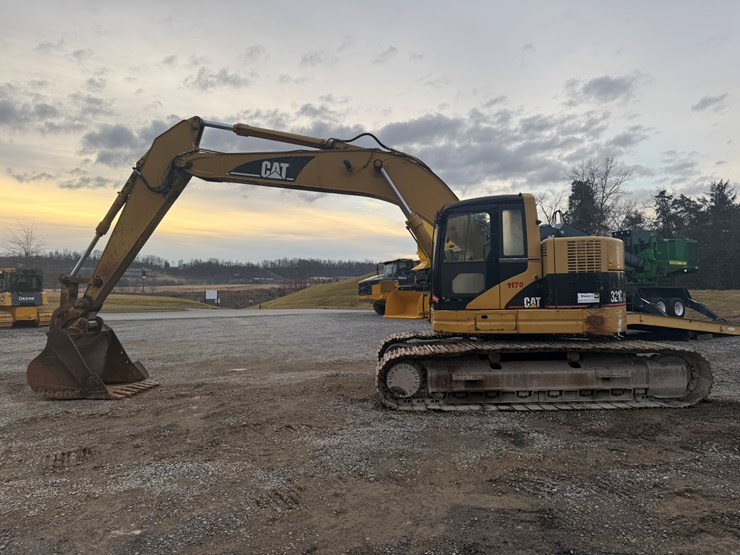 2004-caterpillar-321c-image-2