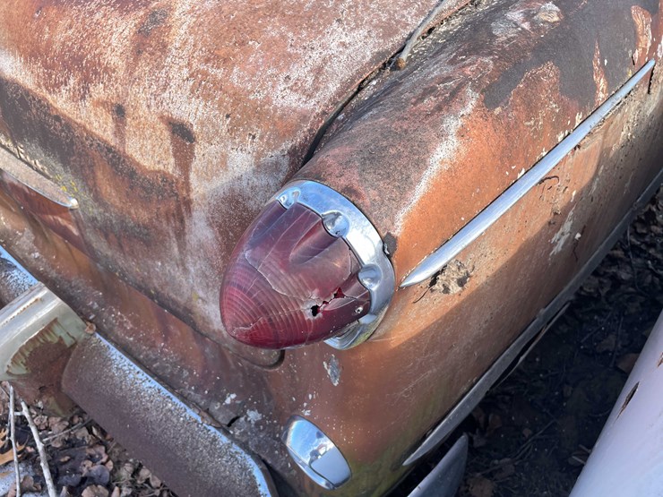 #13026-•-(1)-vintage-truck-and-(2)-vintage-cars-(no-title)-image-94